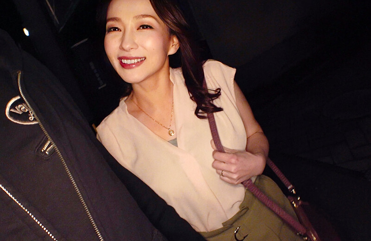 蜜月 二人だけの人妻不倫旅行