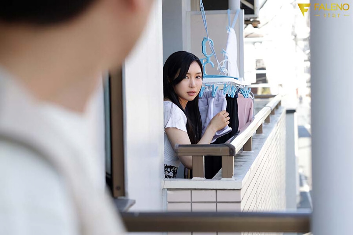 小野夕子　不倫　スリーサイズ： 92(H) - 56 - 88 cm